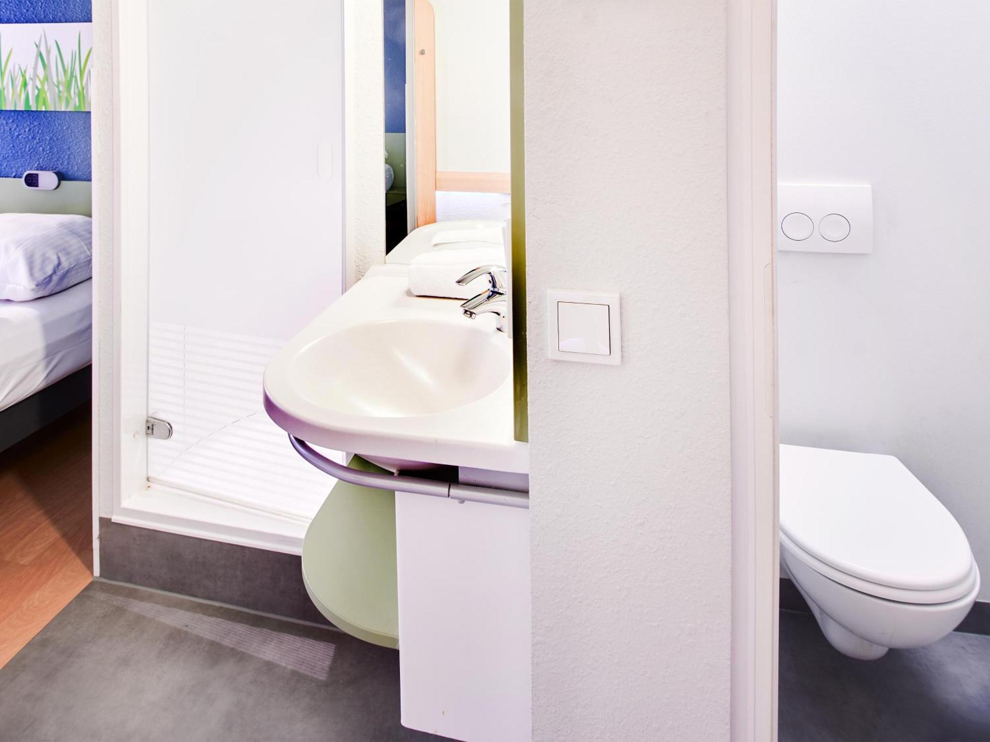 B&B Hotel Koeln-Marsdorf Bagian luar foto